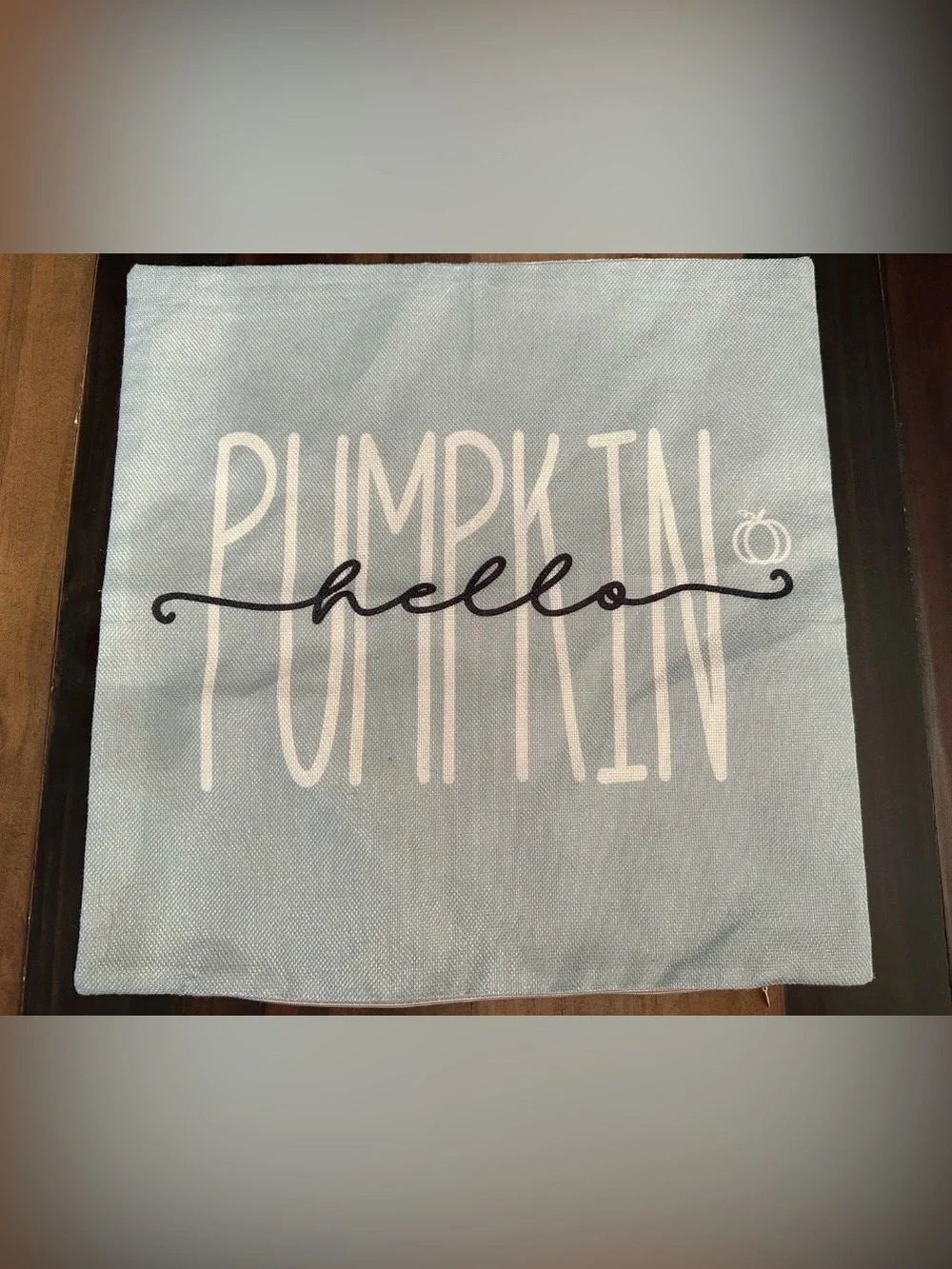 Blue and Cream Pumpkin Table Runner & 4 matching pillow cases